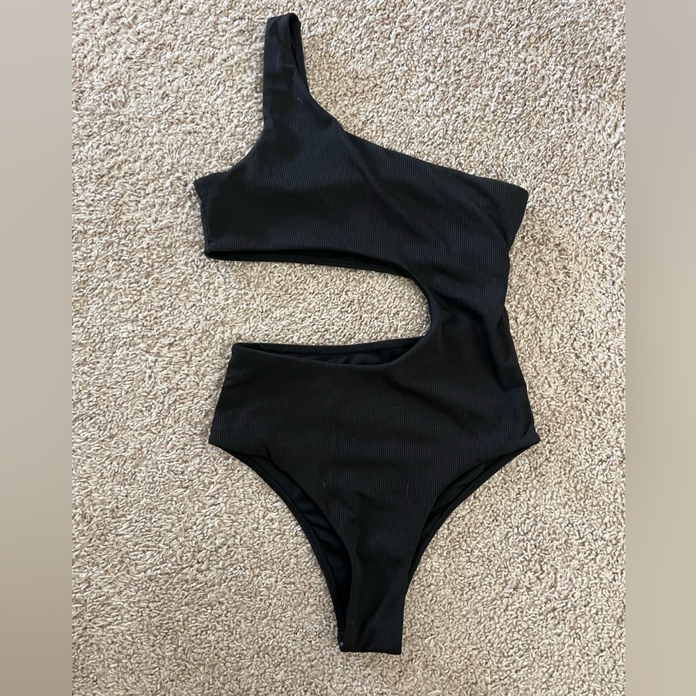 Cutout one piece